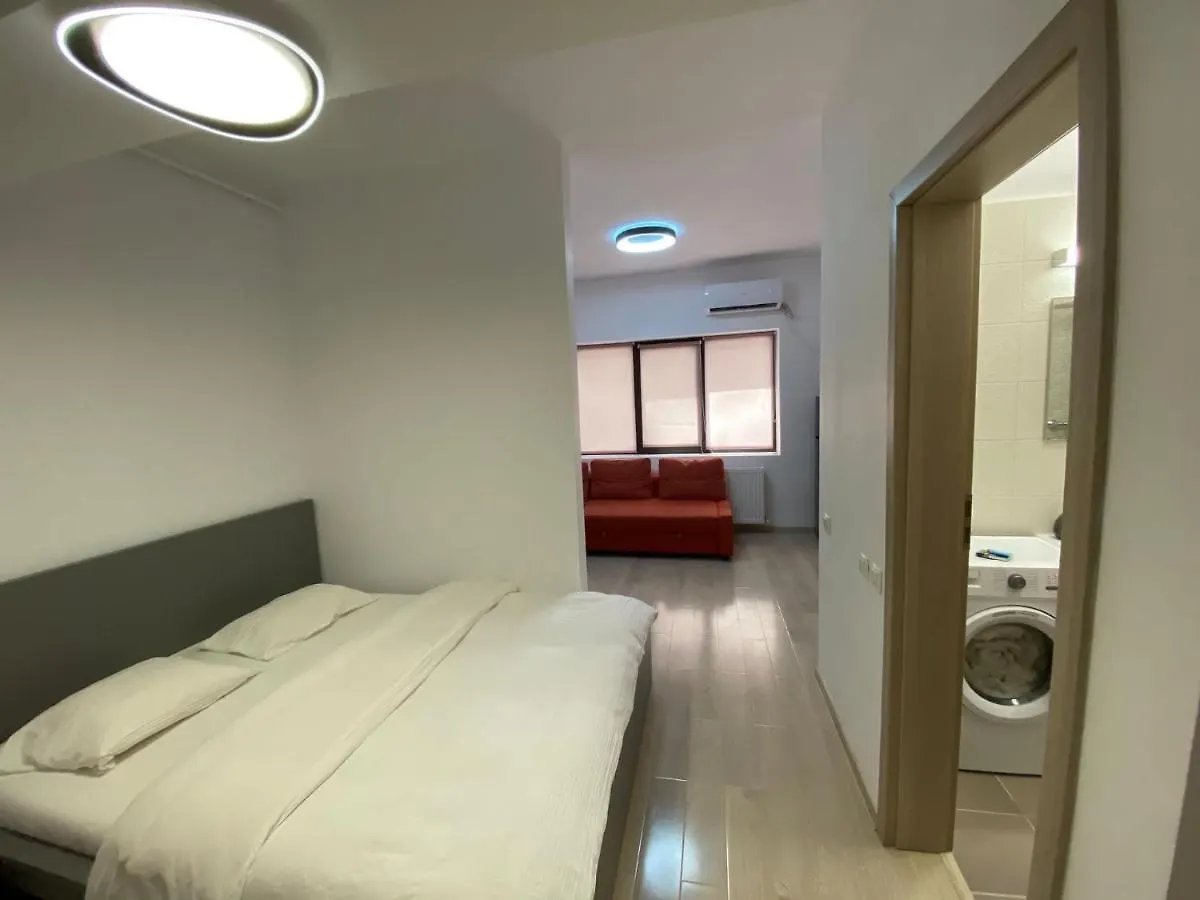 Monthly Central Studio Bükreş 0*,